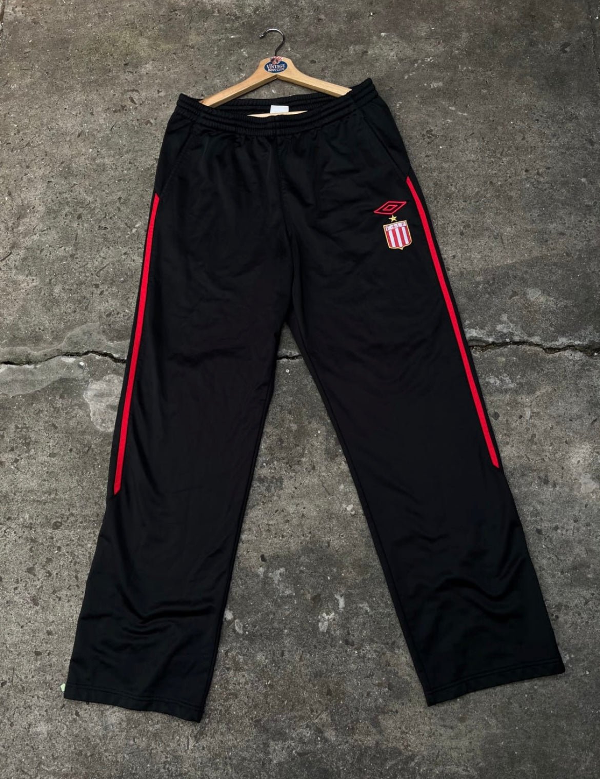 Pantalon Estudiantes Umbro de Utilería