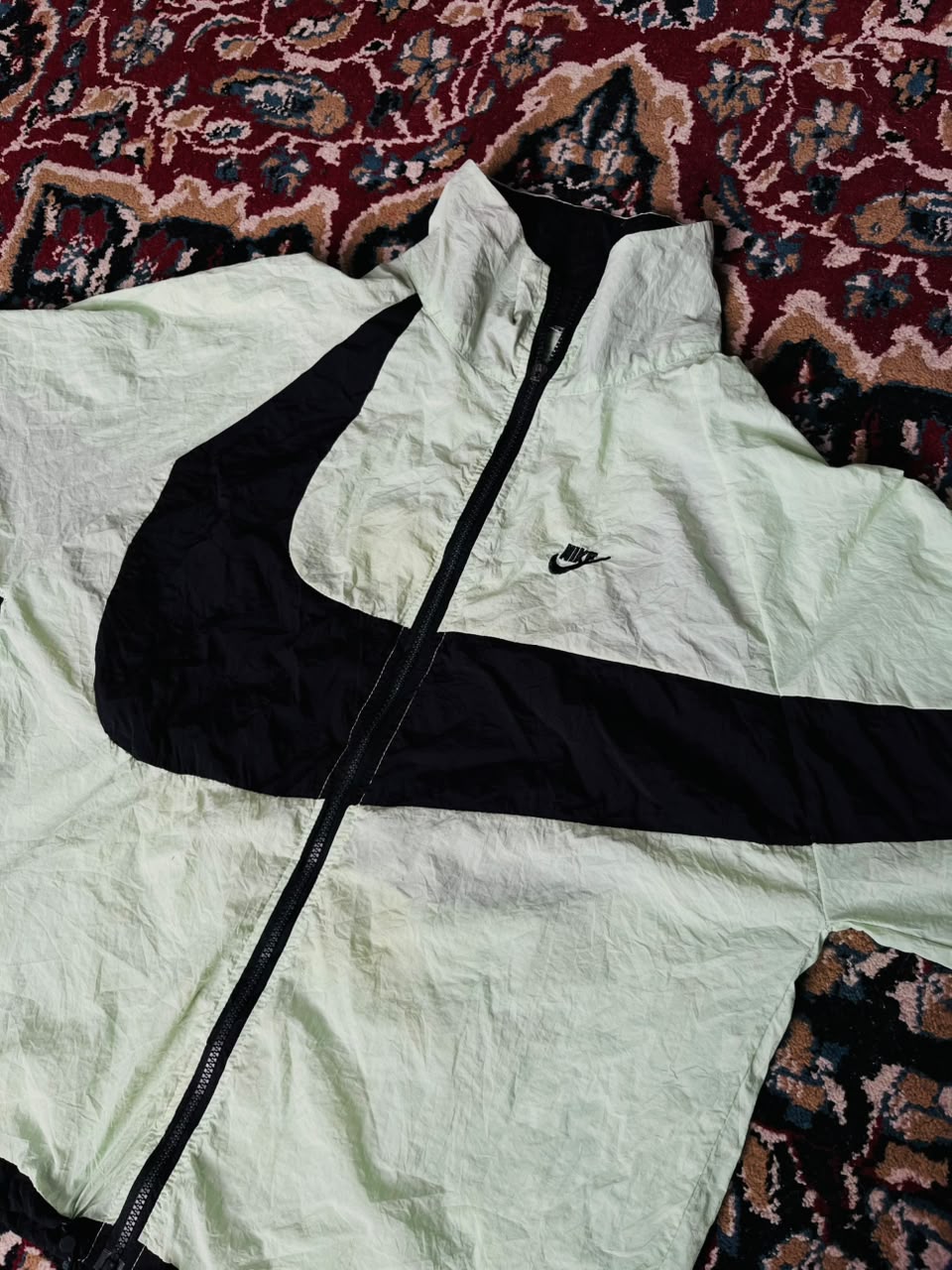 Campera Nike Big Logo Rompeviento