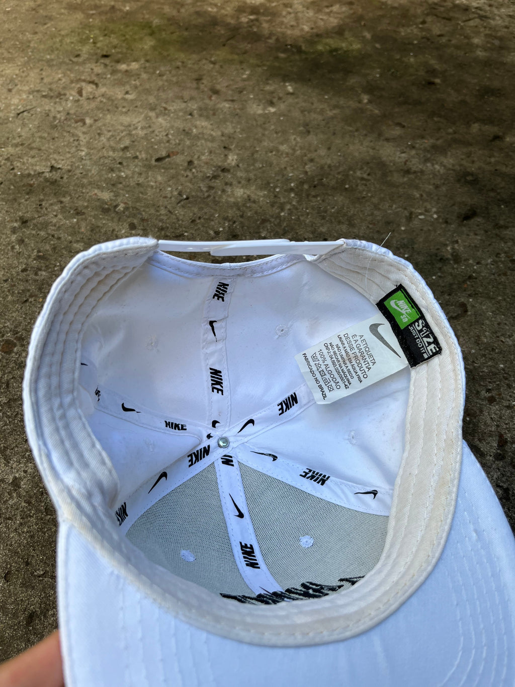 Gorra Nike SB Blanca Plana