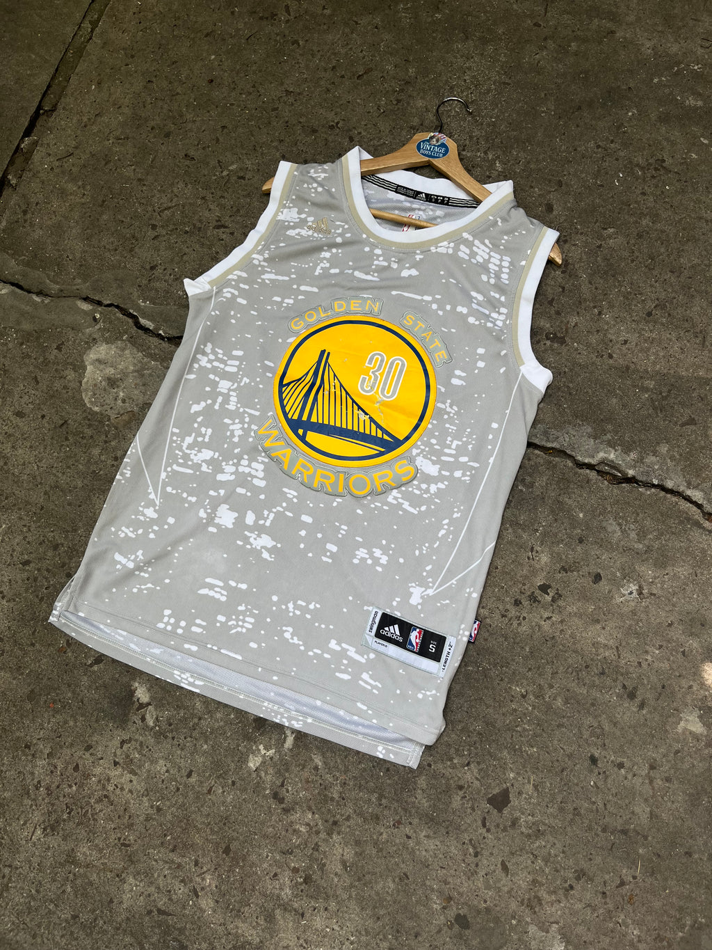 Camiseta Glonden State Warriors de Curry Original
