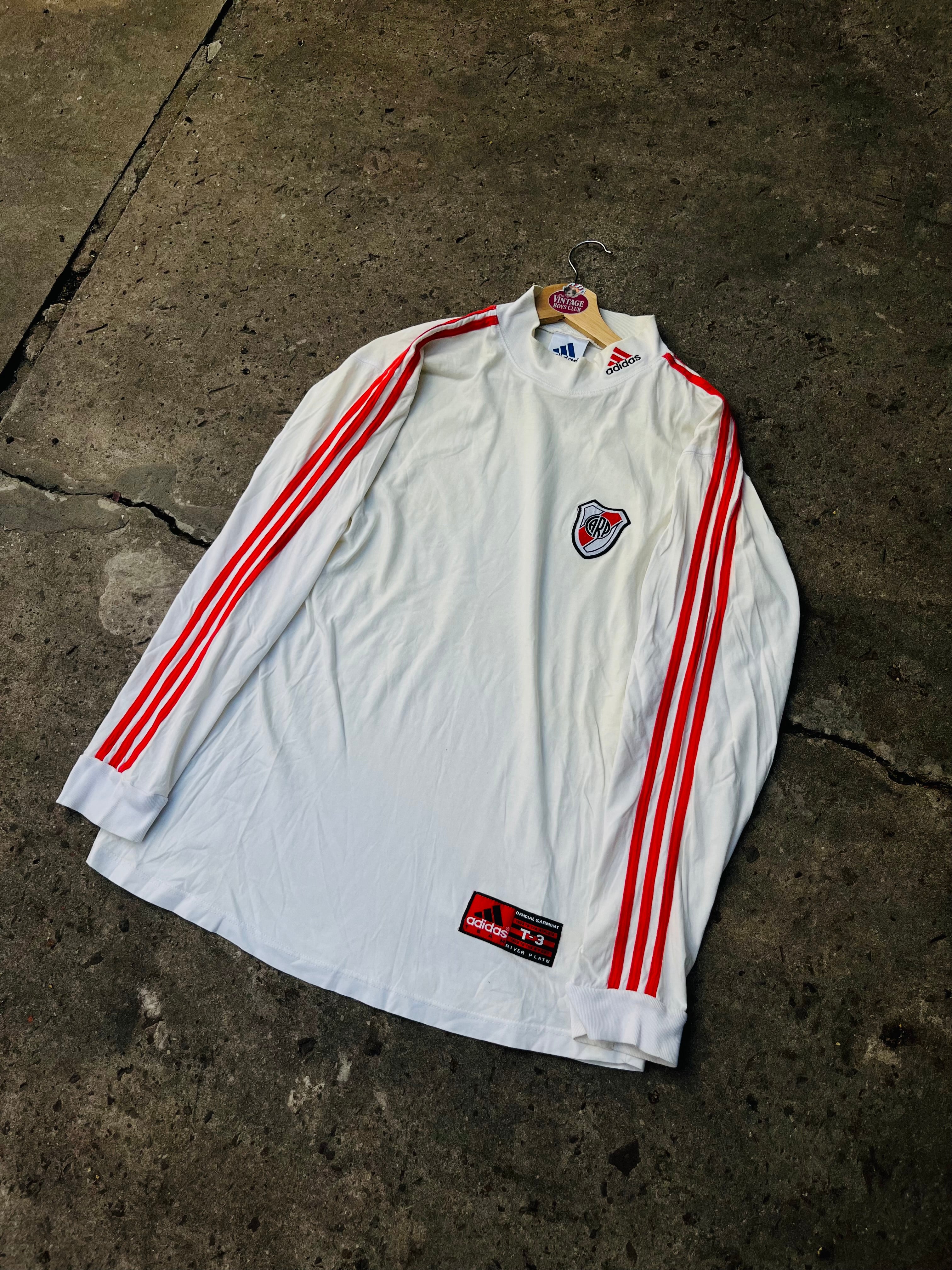 Camiseta River 99' Manga Larga de Utileria