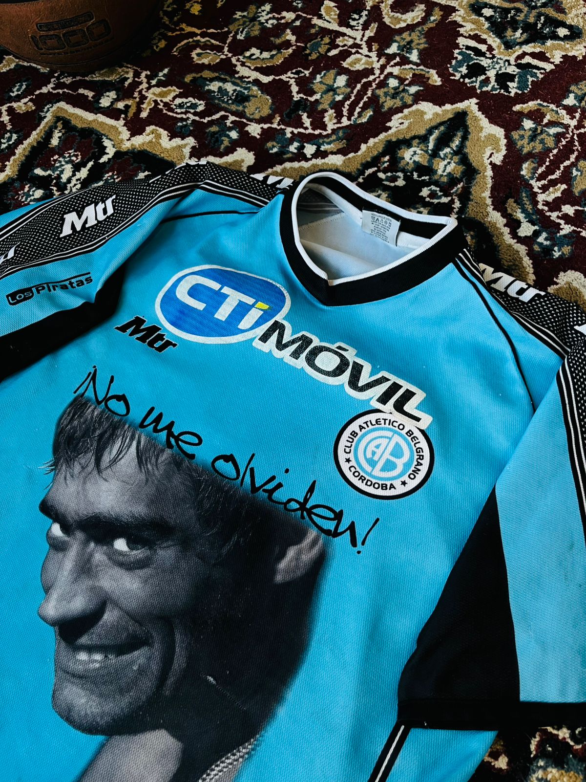 Camiseta Belgrano 2001 de Juego de felipe desagastizabal