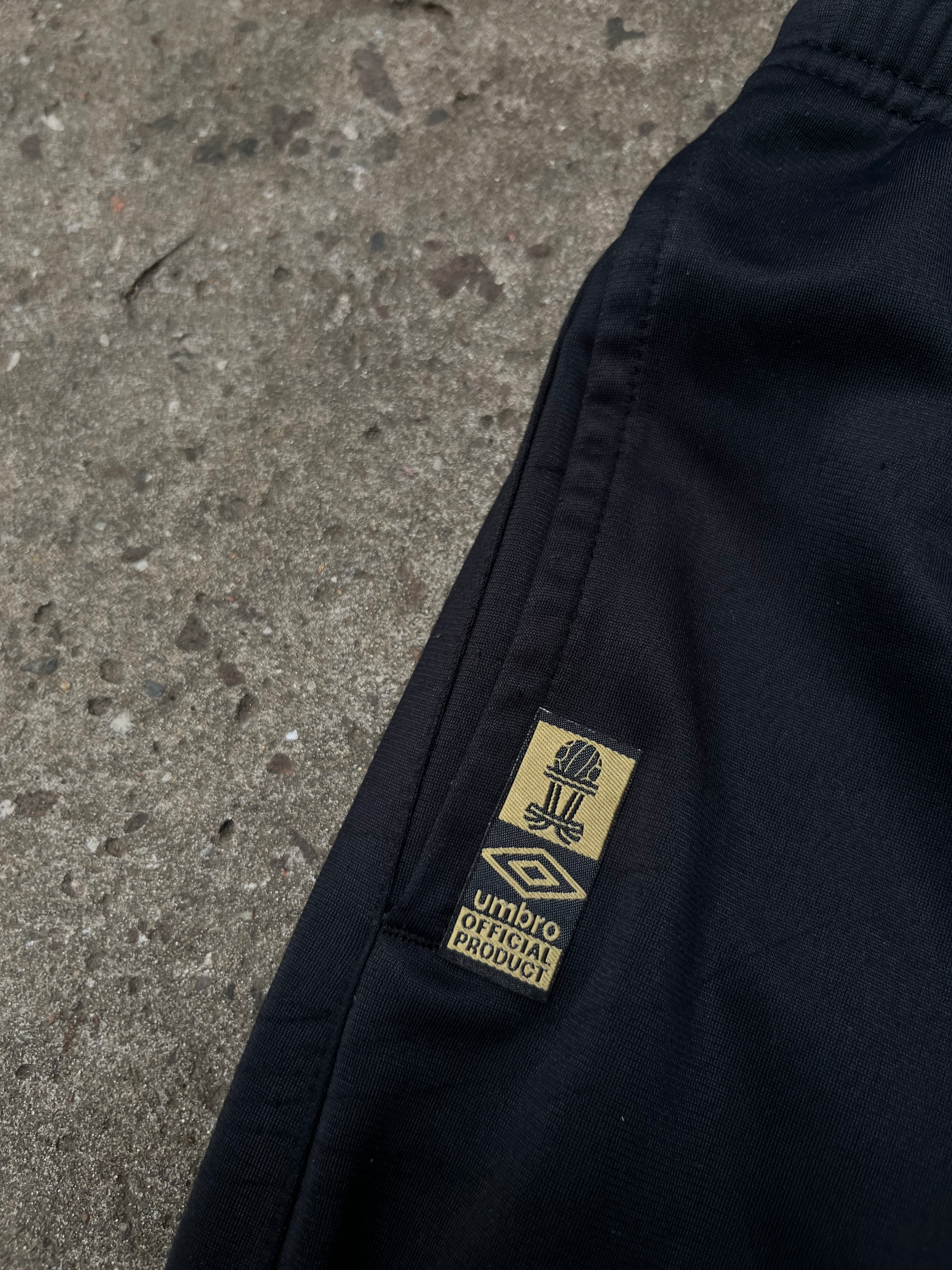Pantalón Estudiantes Umbro de Utilería