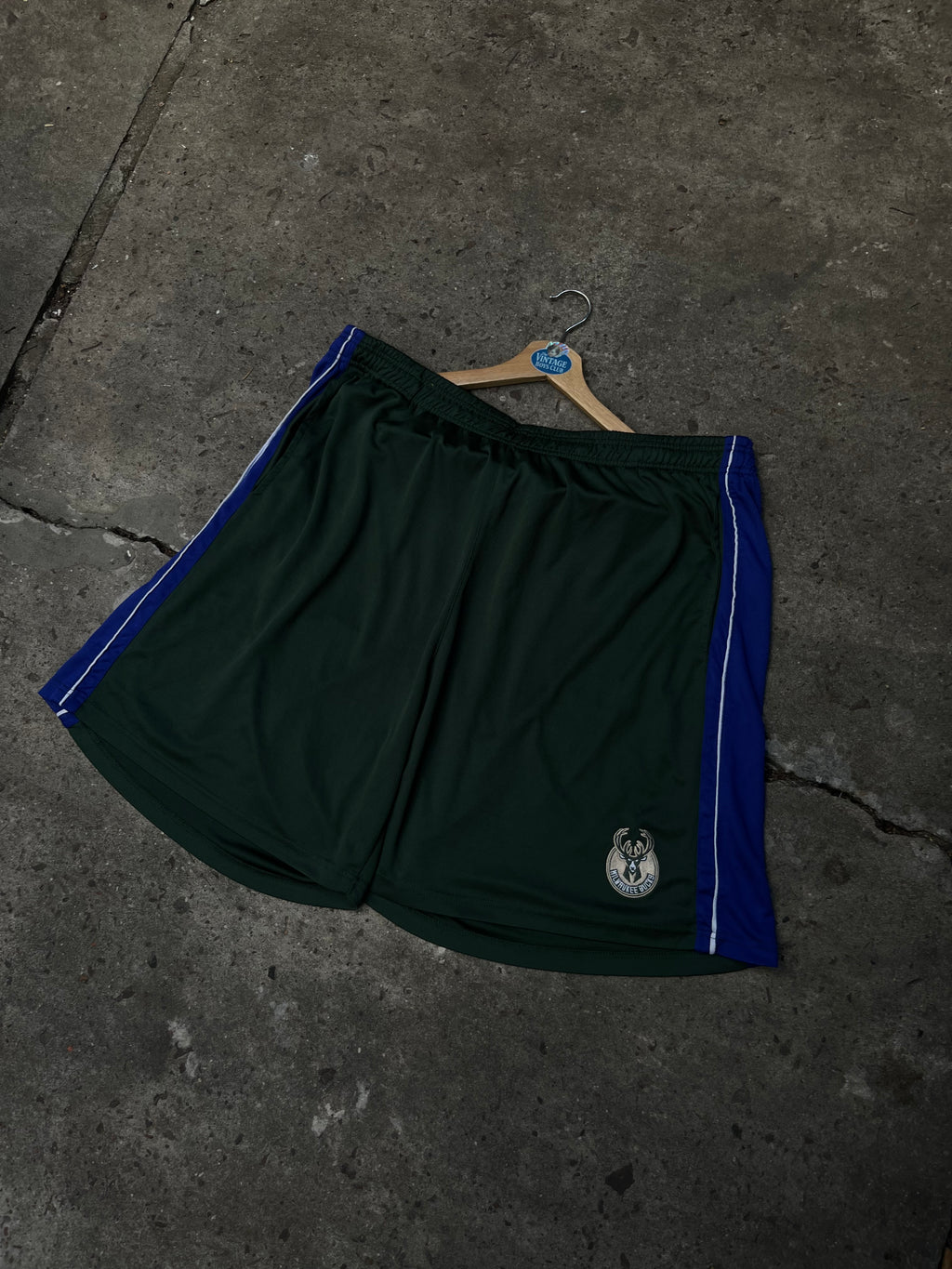 Short Milwaukee Bucks Vintage