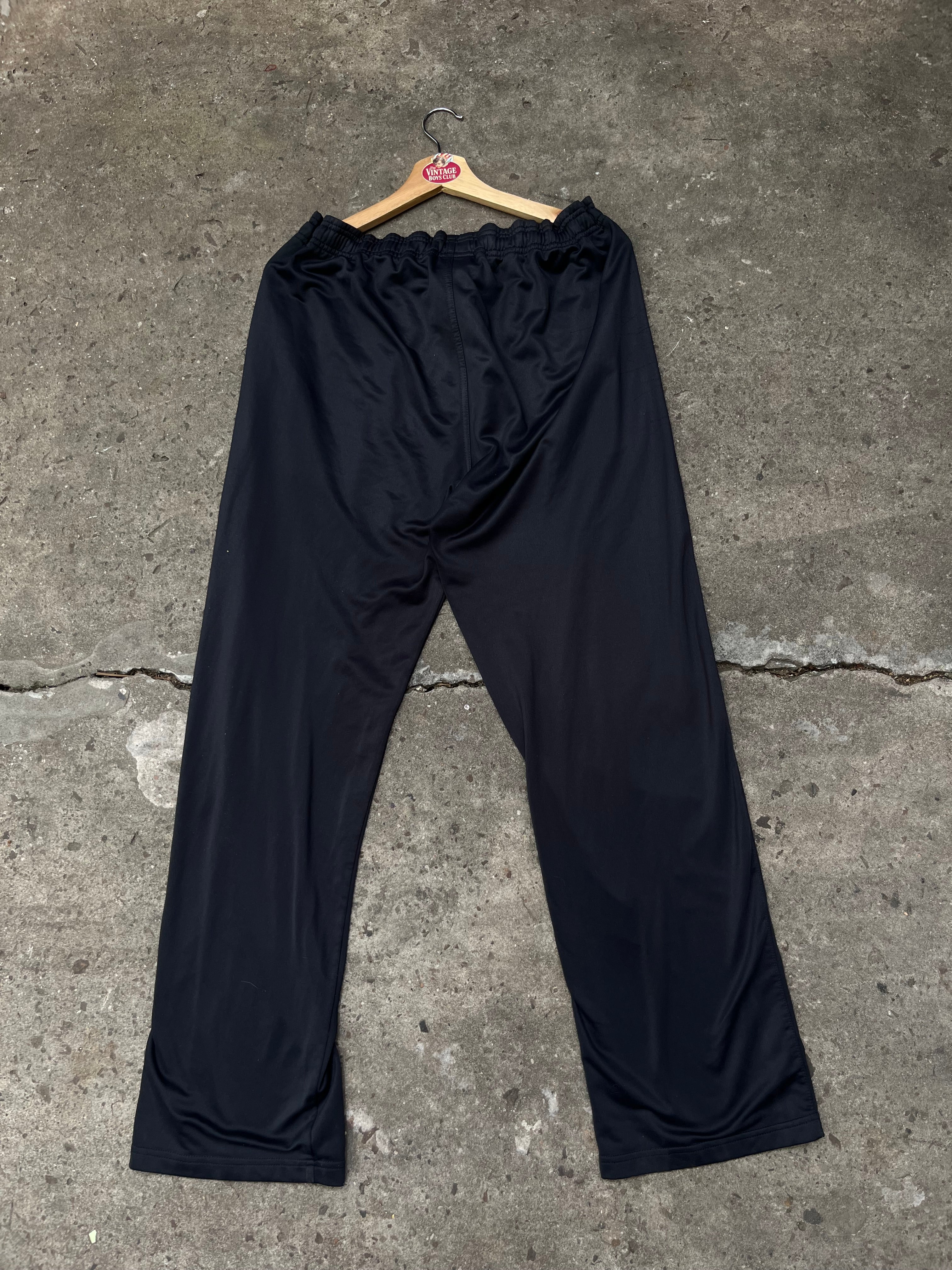 Pantalón Estudiantes Umbro de Utilería