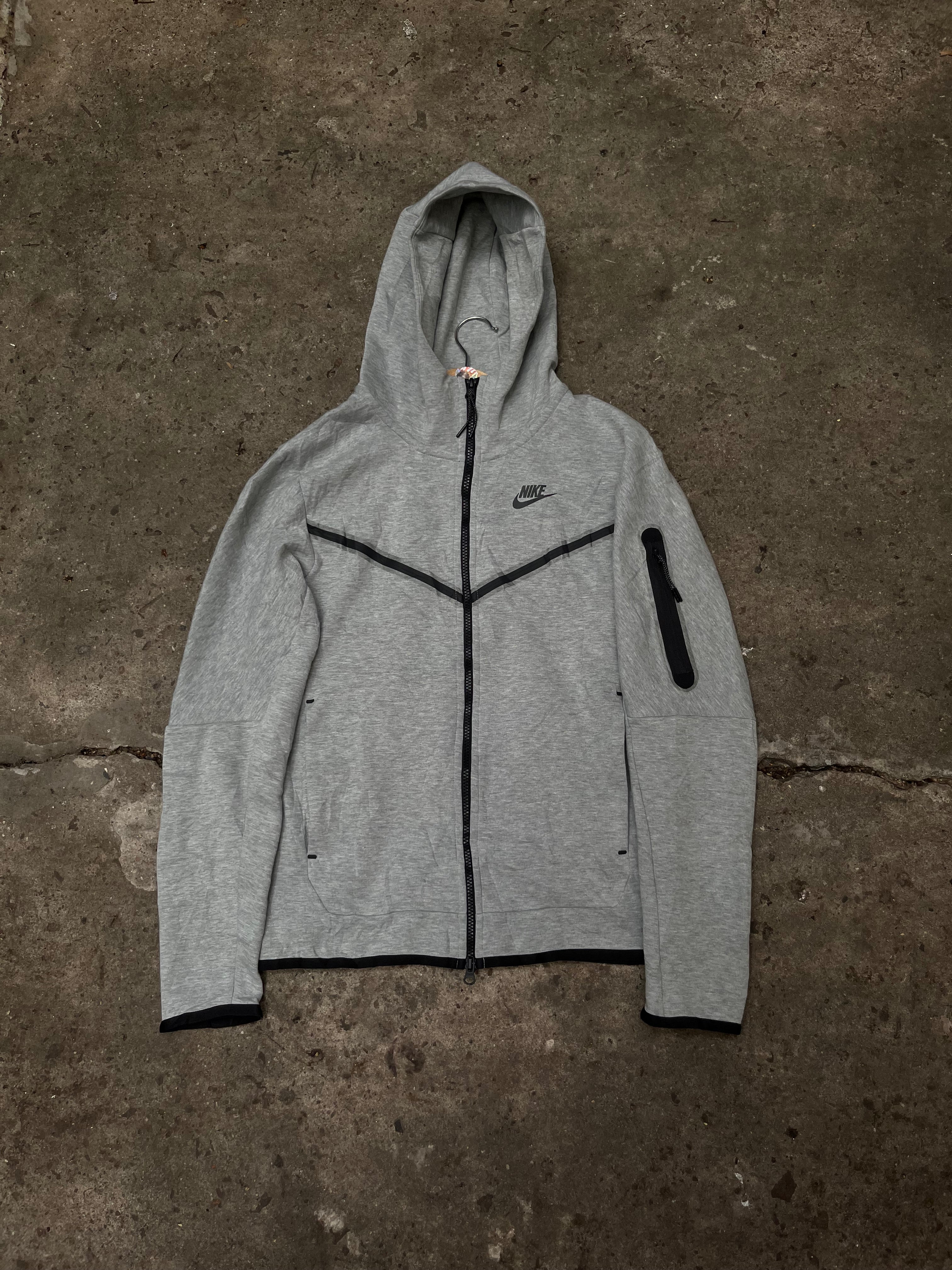 Campera Nike Tech Gris Original