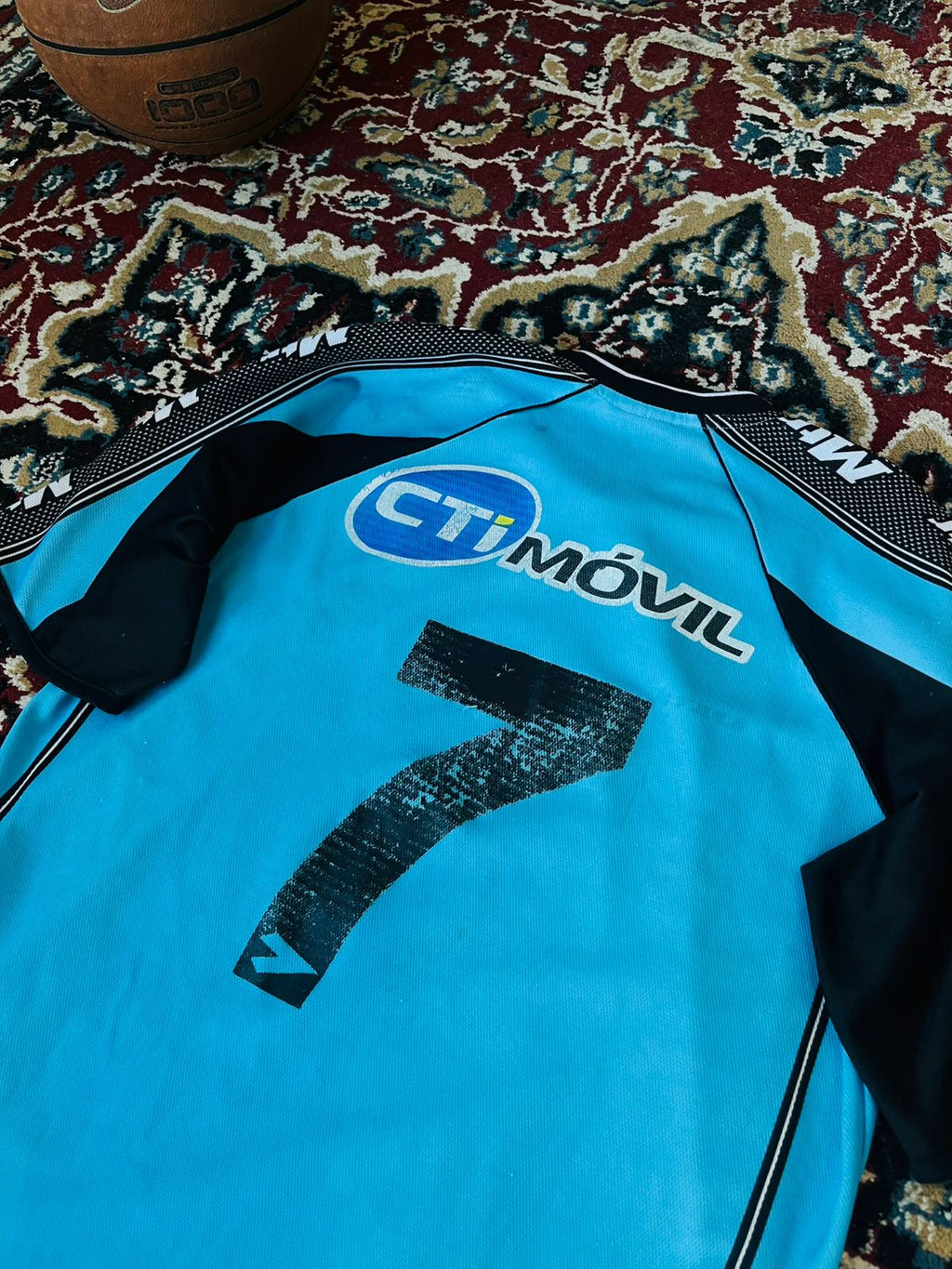 Camiseta Belgrano 2001 de Juego de felipe desagastizabal