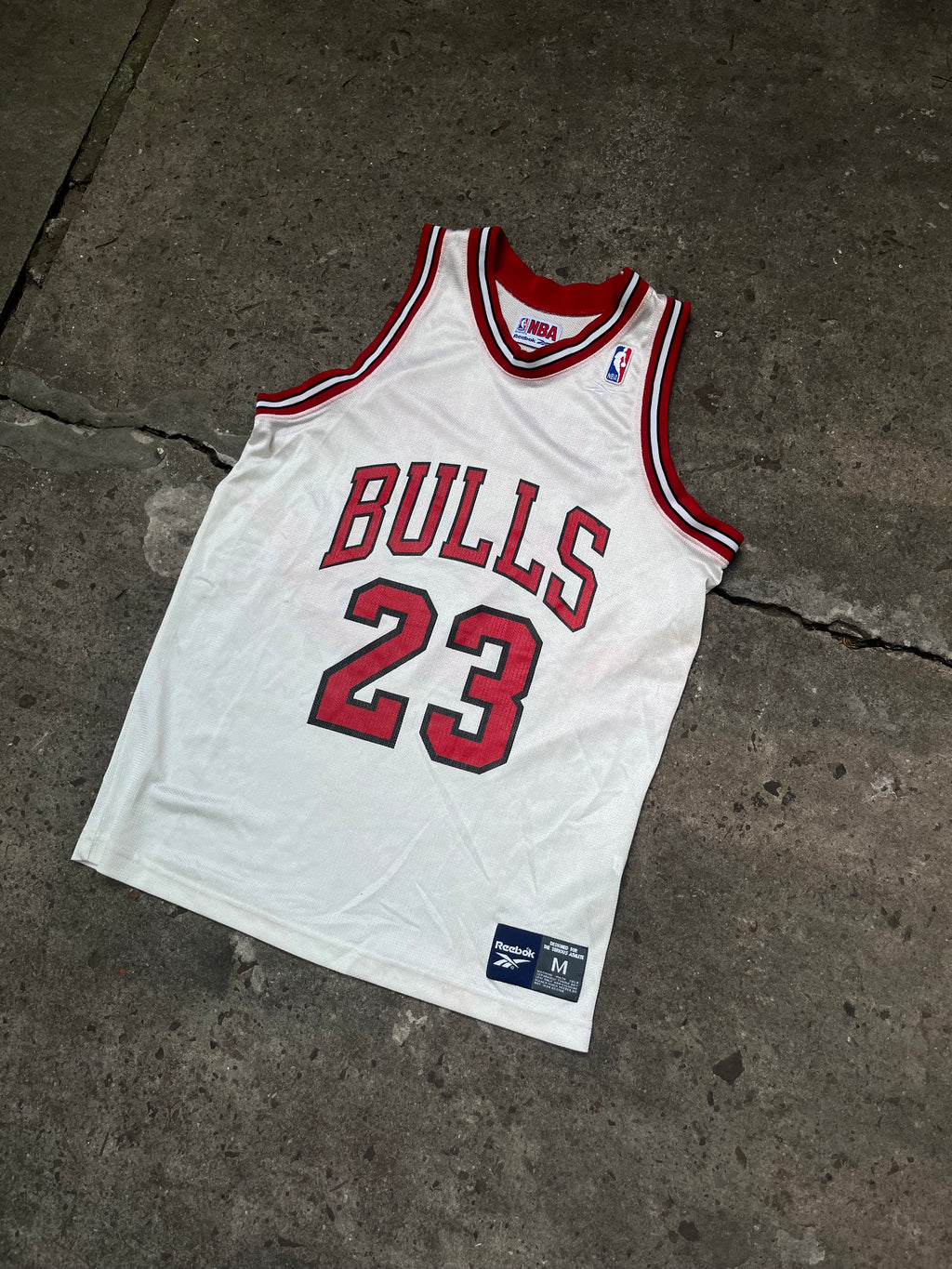 Camiseta Chicago Bulls Reebok Blanca de Jordan Original