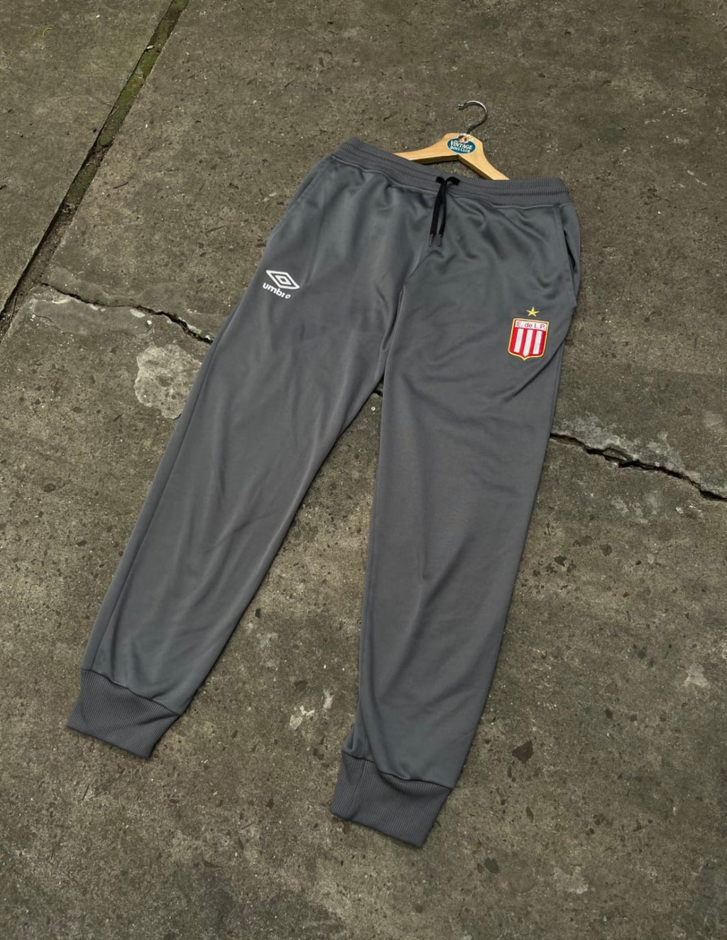 Pantalon Estudiantes Umbro Original