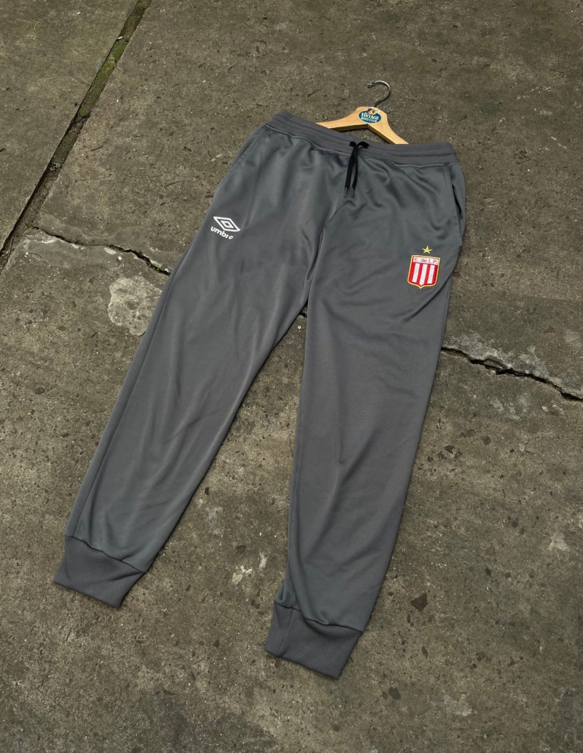 Pantalon Estudiantes Umbro Original