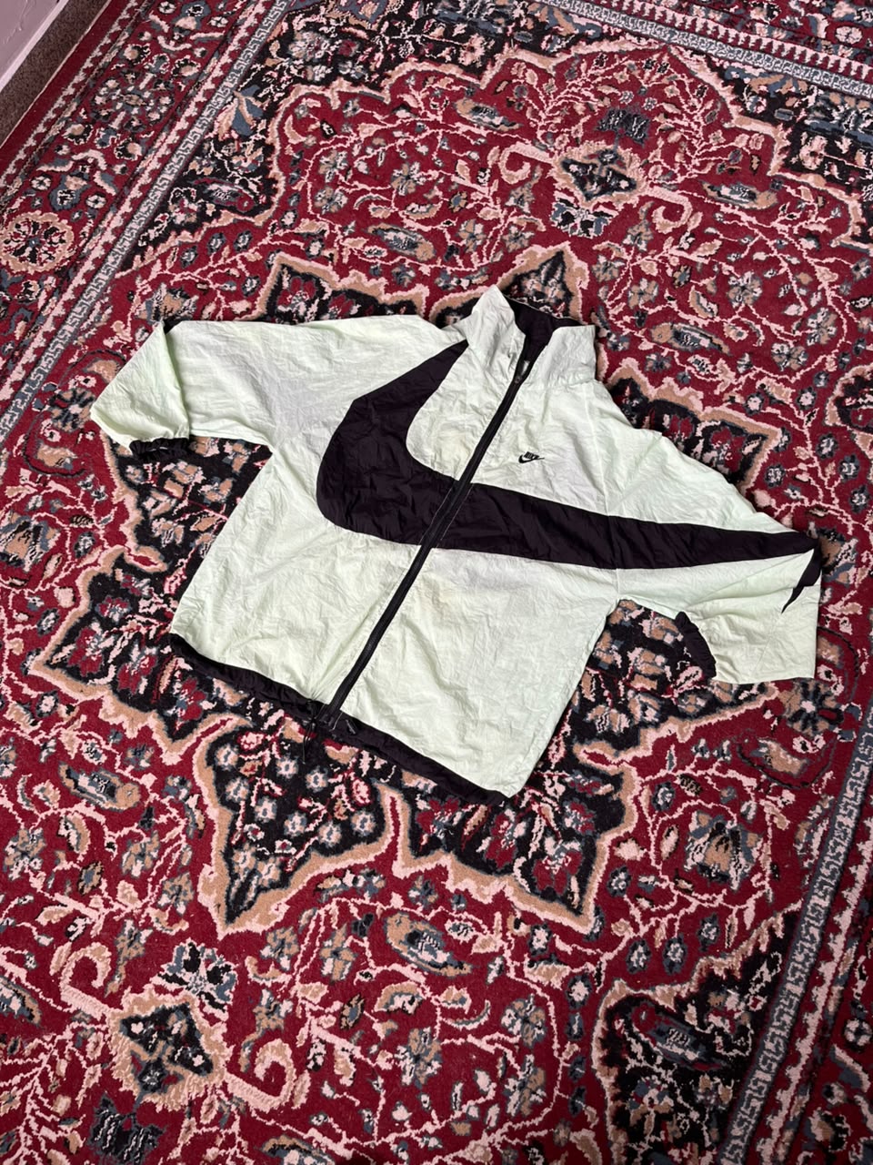 Campera Nike Big Logo Rompeviento