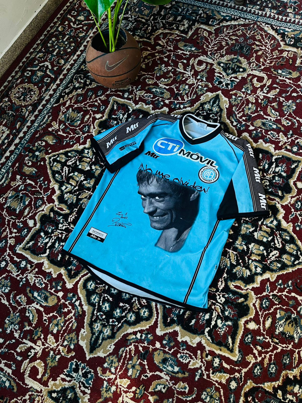 Camiseta Belgrano 2001 de Juego de felipe desagastizabal