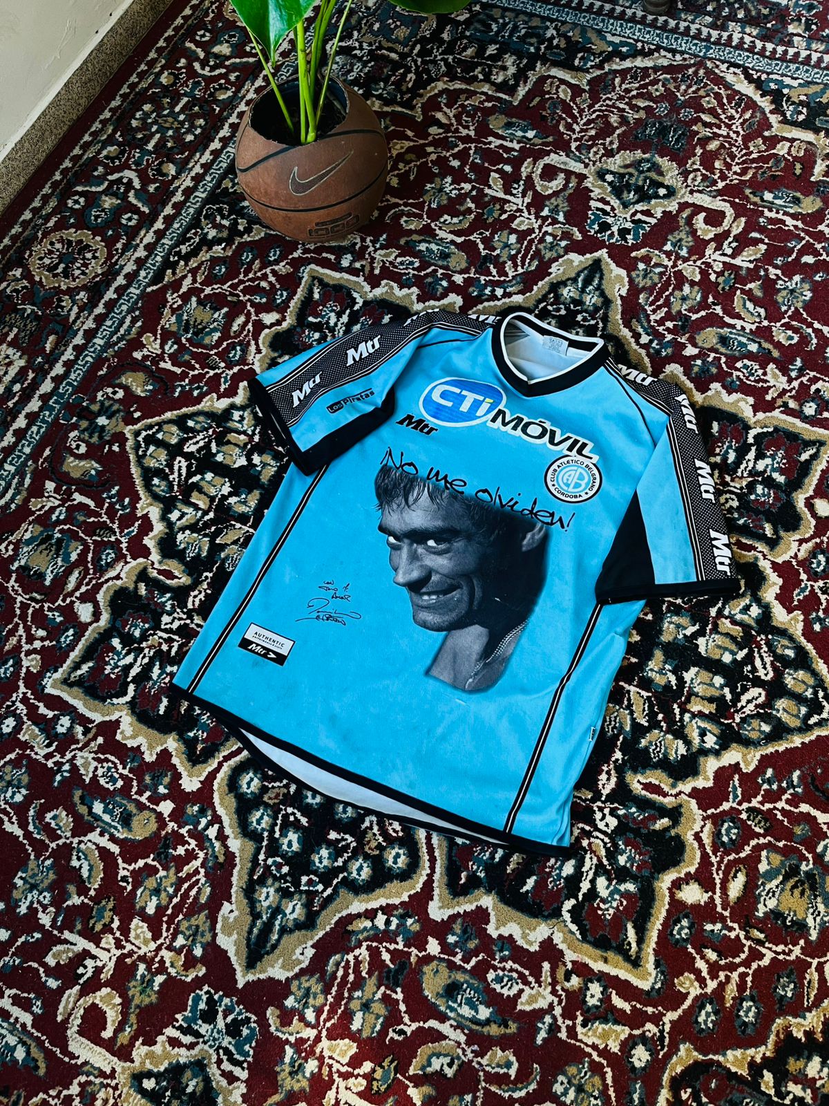 Camiseta Belgrano 2001 de Juego de felipe desagastizabal
