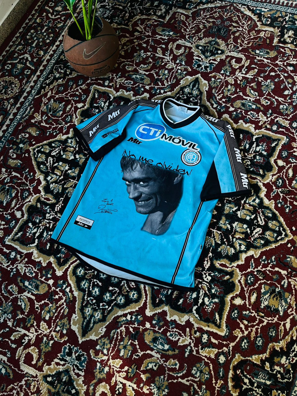 Camiseta Belgrano 2001 de Juego de felipe desagastizabal