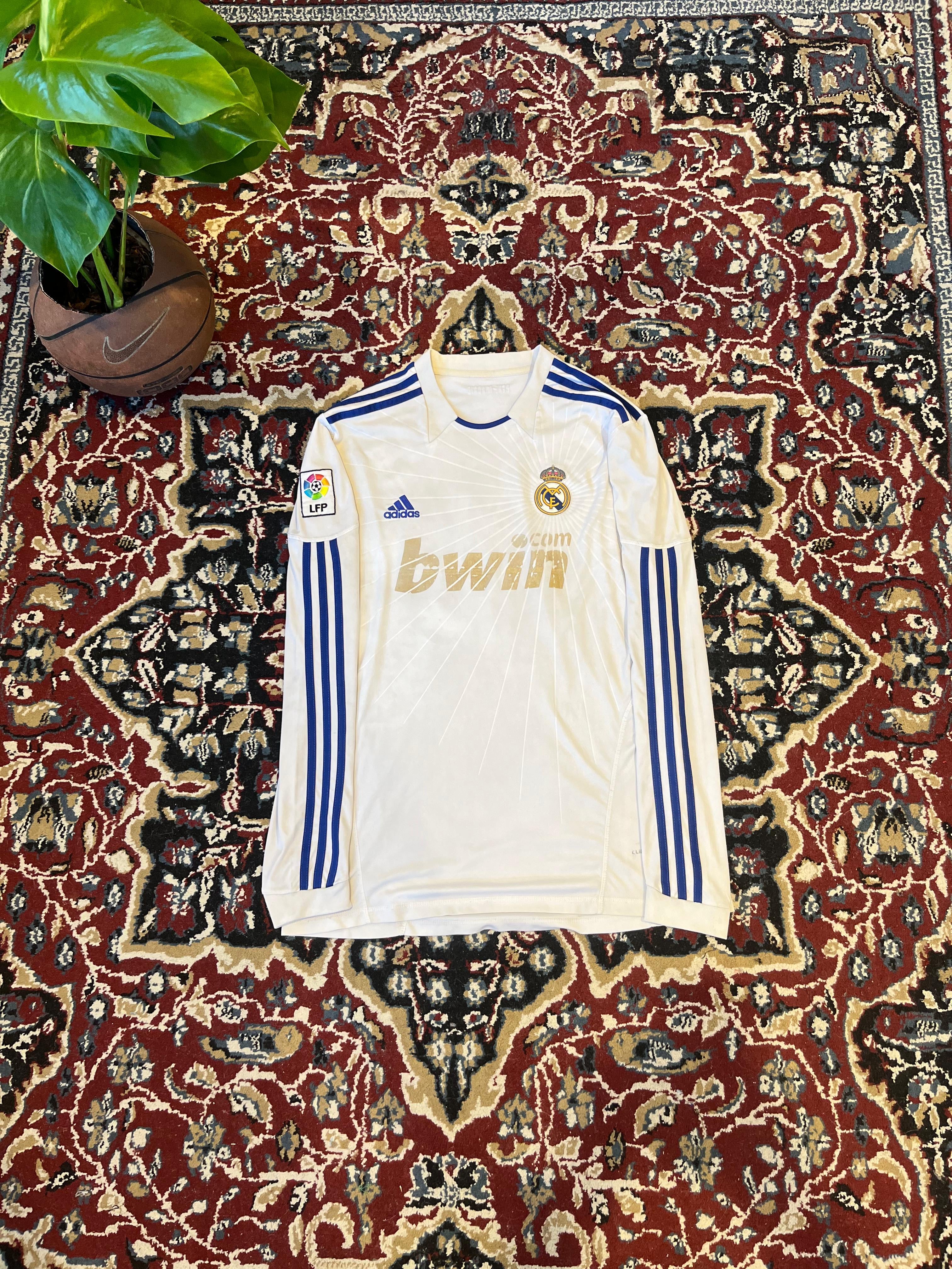 Camiseta Real Madrid 2010 Manga Larga de Higuaín Original