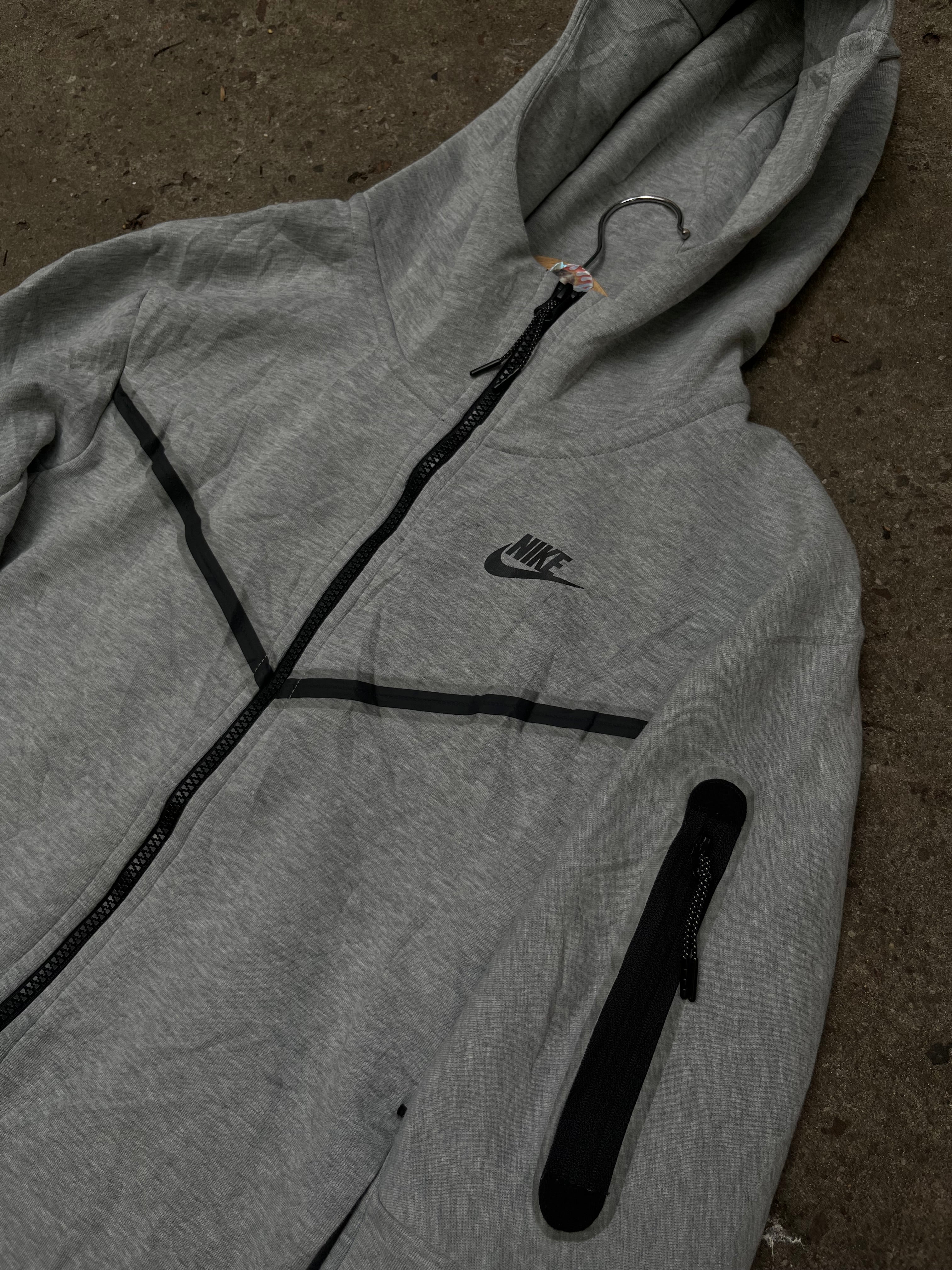 Campera Nike Tech Gris Original