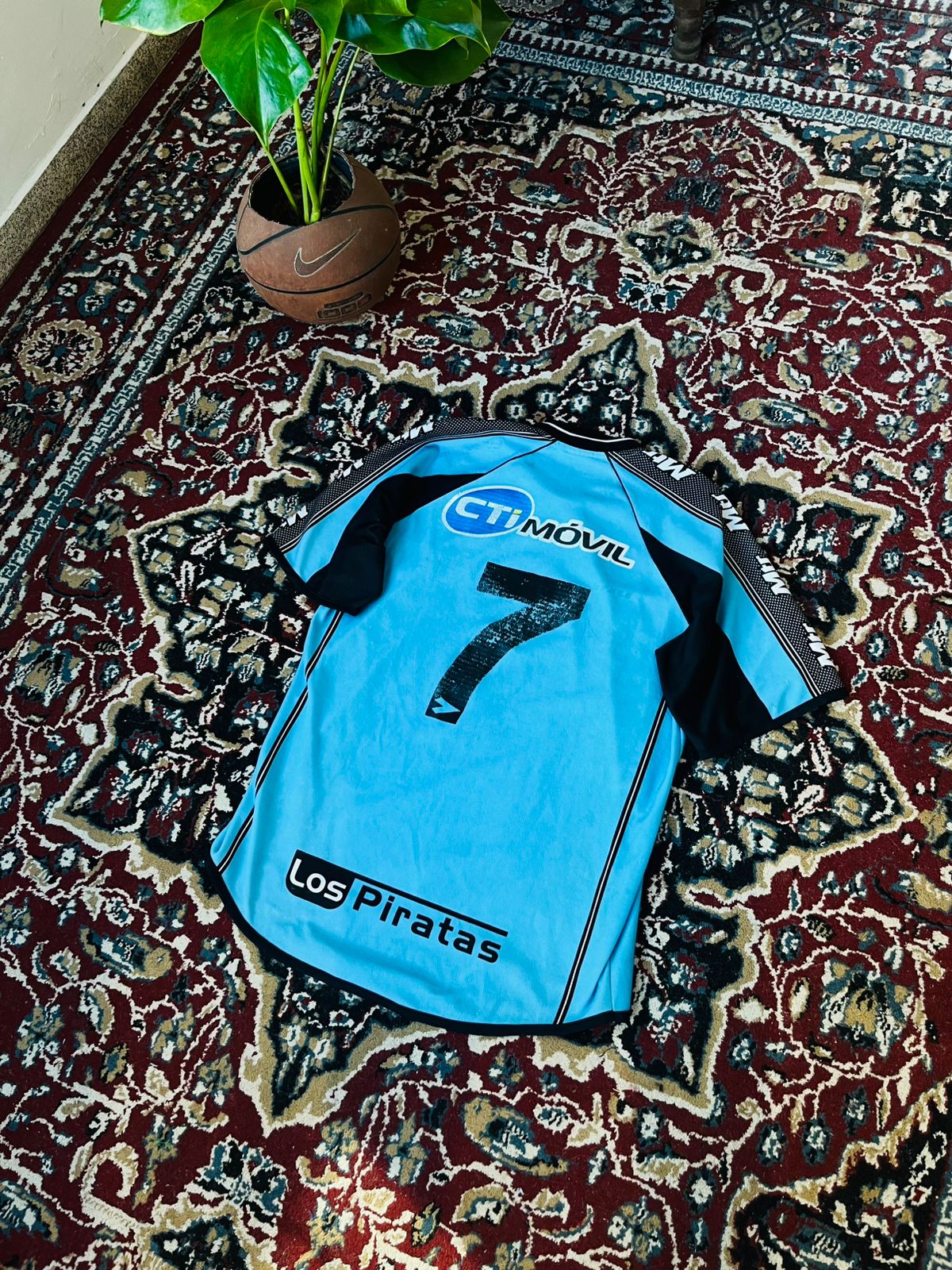 Camiseta Belgrano 2001 de Juego de felipe desagastizabal