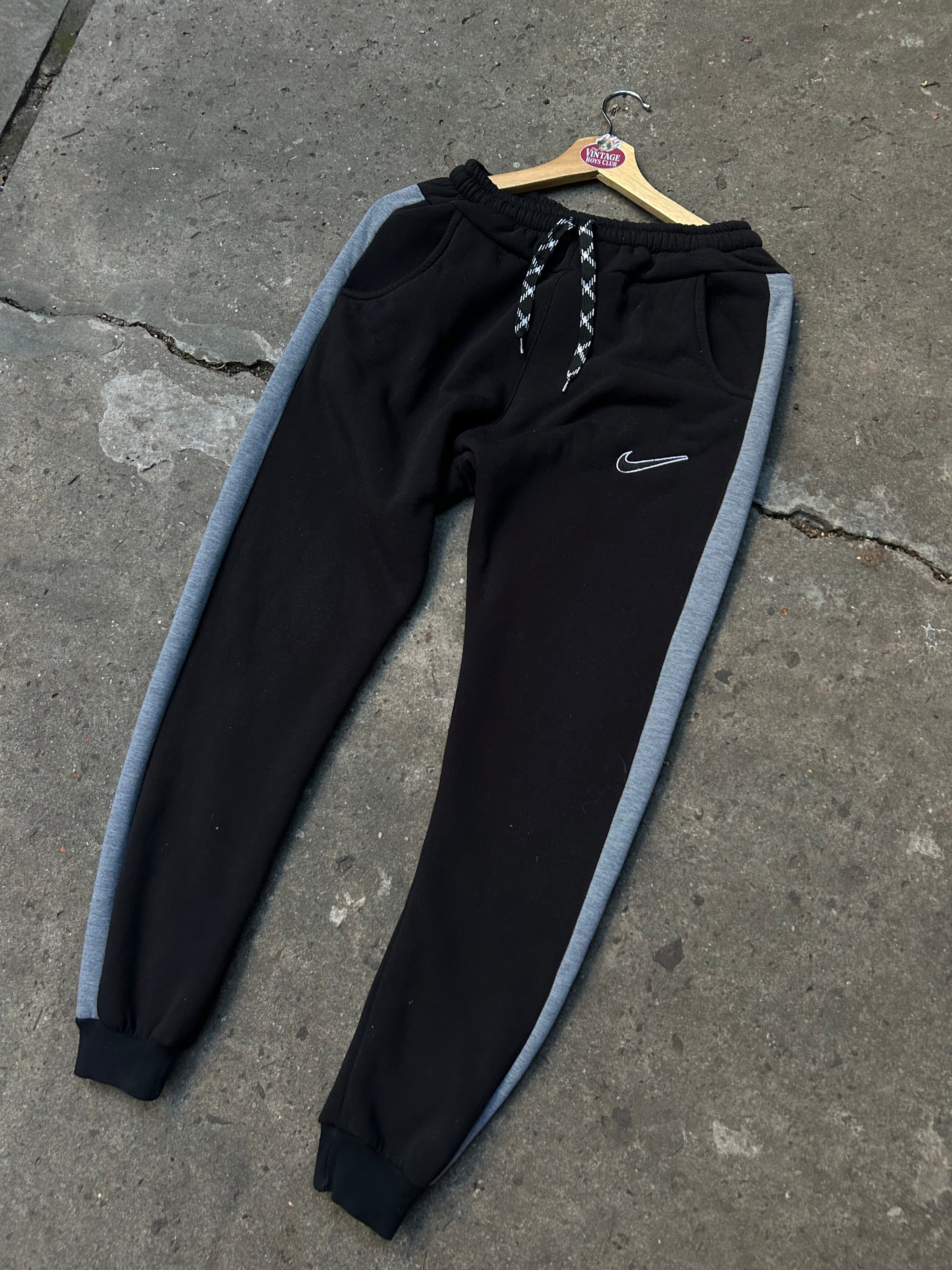 Pantalon Nike Retro con Peluche x Dentro